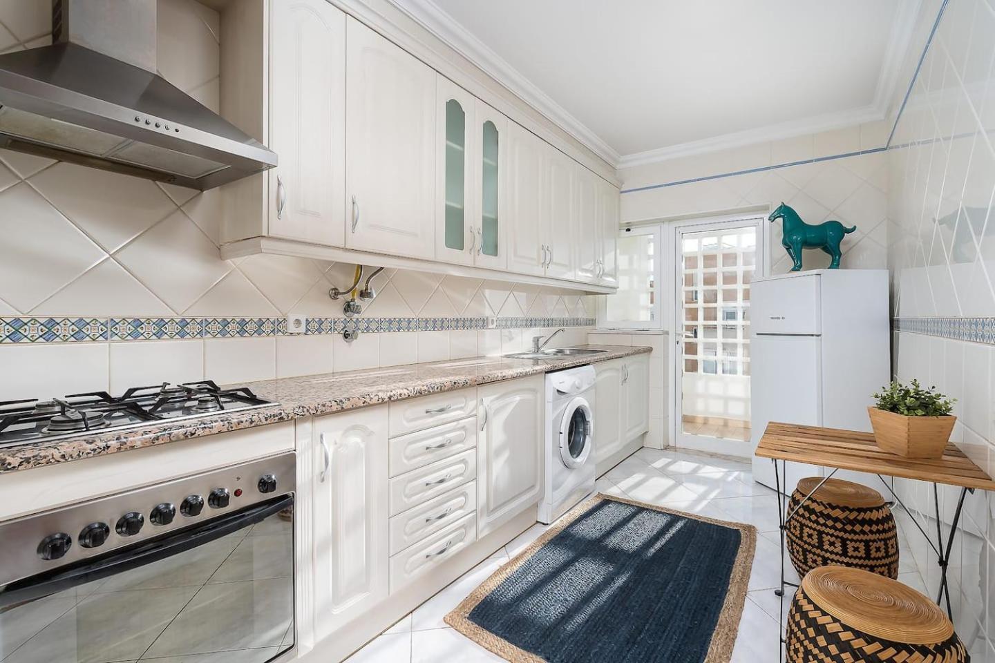 Spacious&Bright2Bedroom Apt Near Beaches,Sleeps 6 Portimão Extérieur photo